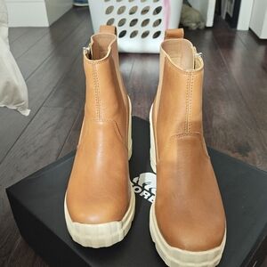 Sorel Brown and Cream Heeled Boots 7